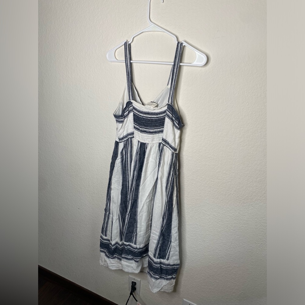 Linen midi dress - Picture 8 of 12